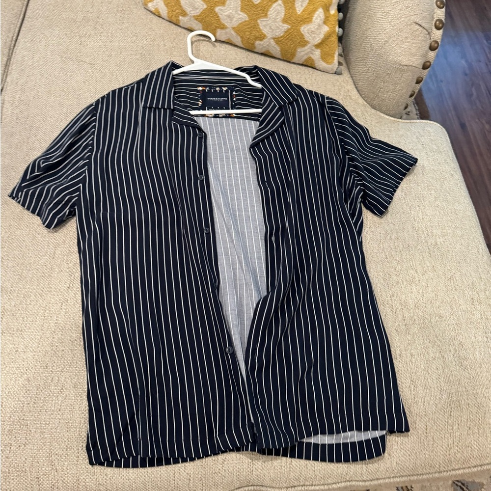 Denim & flower men’s size M button up short sleeve